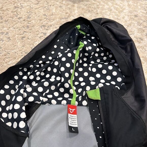 Cuore
cycling running light weight hoodie jacket GUC size L black lime green - Picture 3 of 8